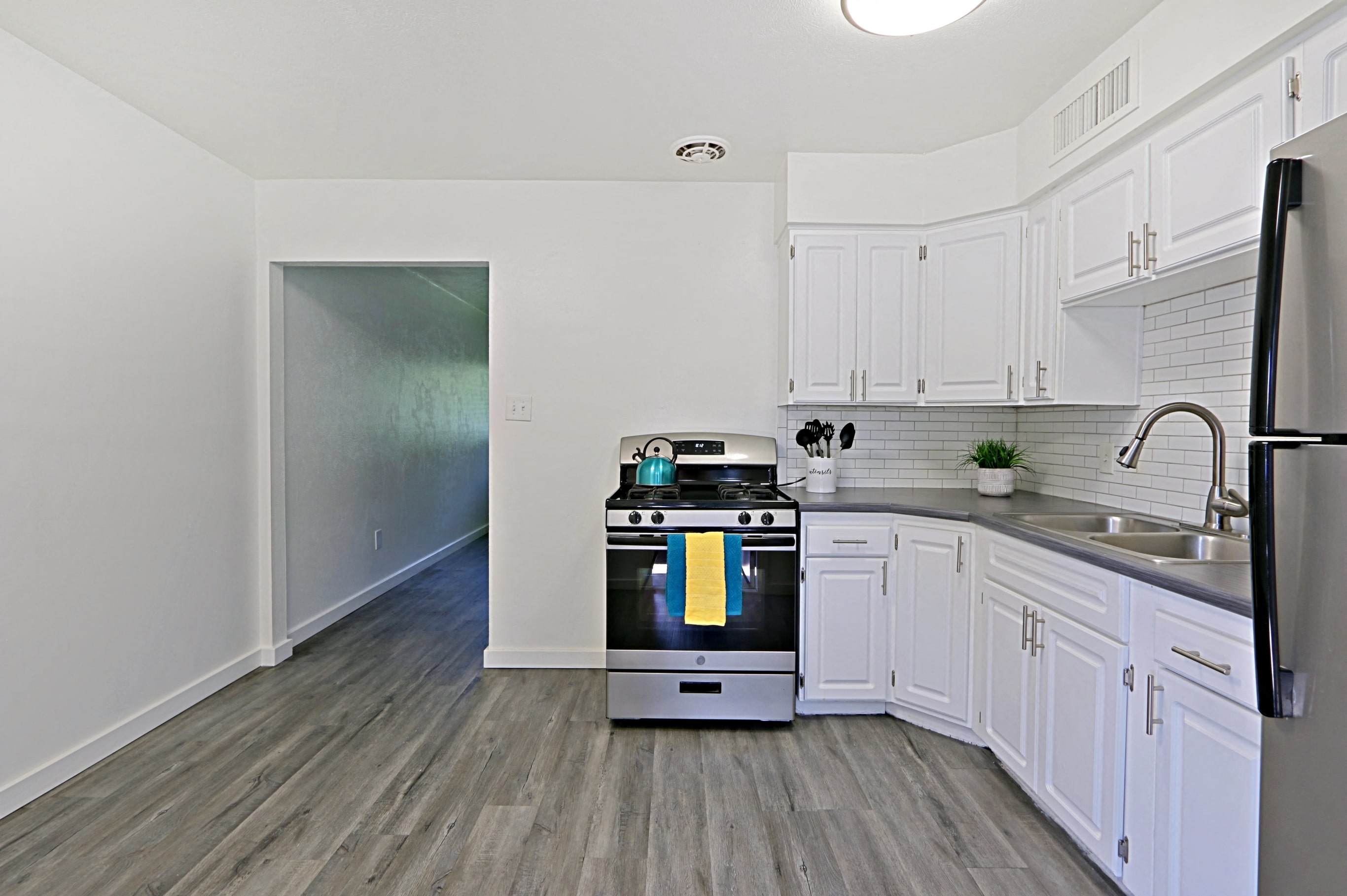 Osborn Place photo 3